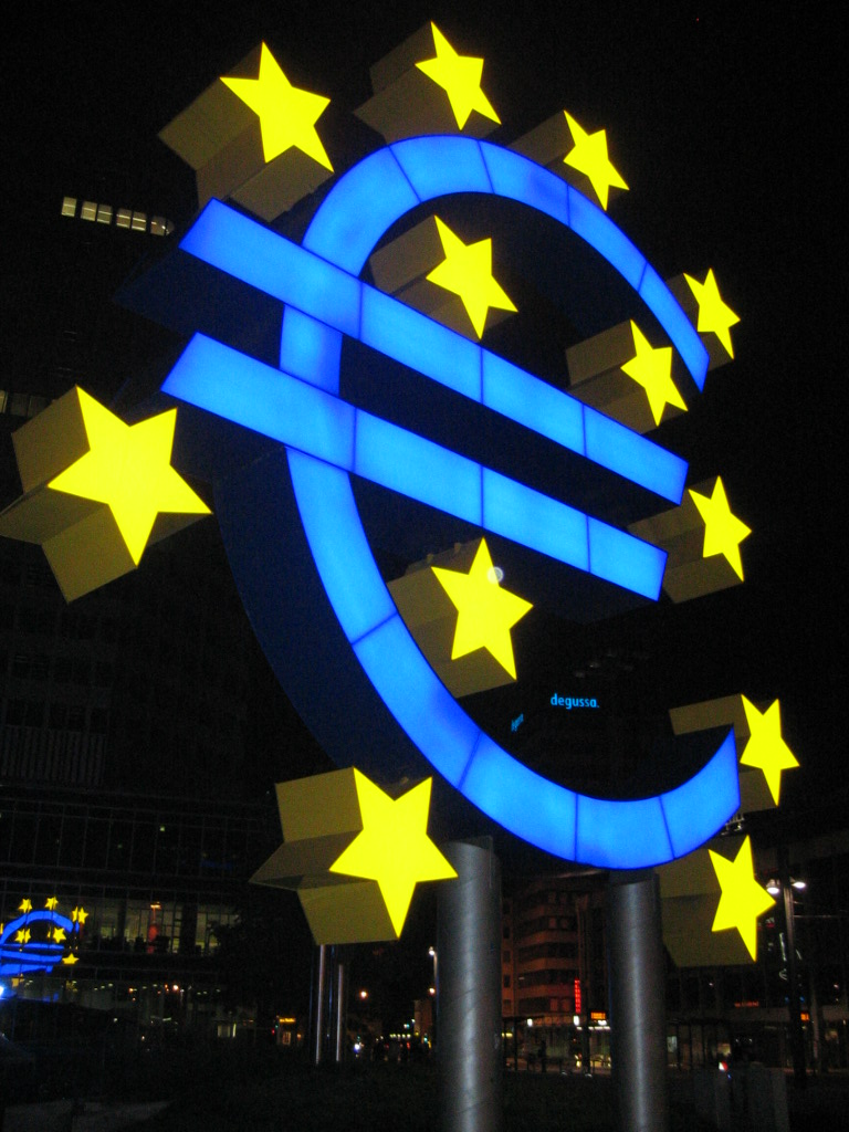 Euroopassa tapahtunut syvä taloudellinen integraatio ei ole täysin onnistunut poistamaan anarkian ongelmaa. Kuva: Wikimedia Commons