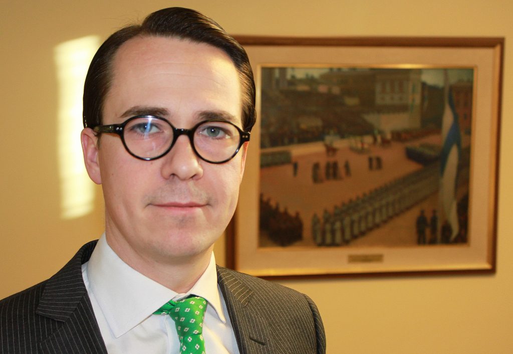 Haglund Maailma on muuttunut, puolustusmäärärahat riittämättömiä — The