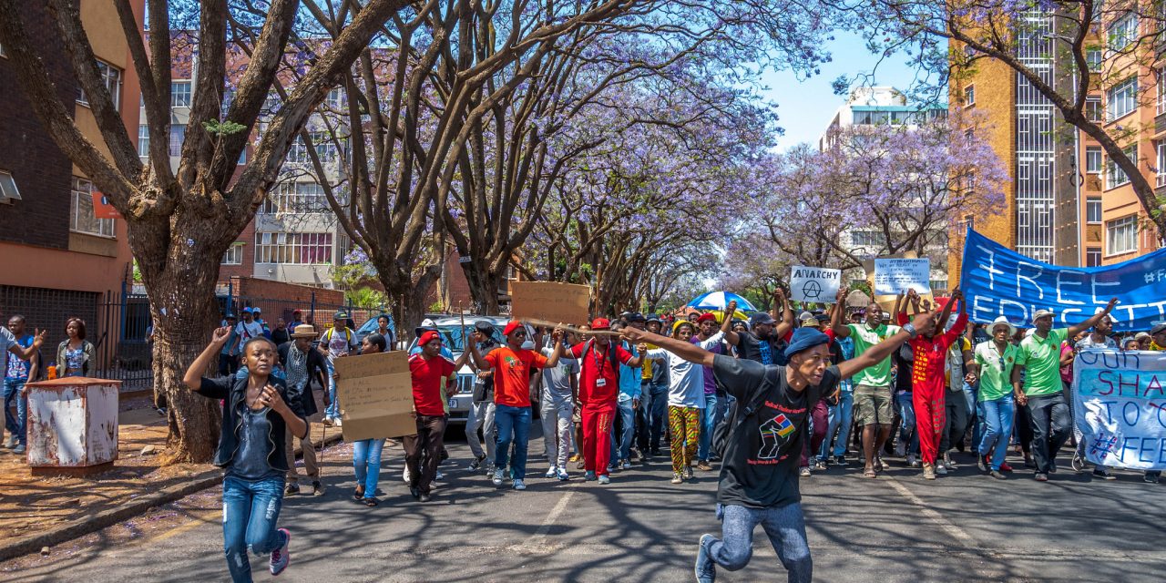 Etelä-Afrikan unelma sateenkaarikansakunnasta vaihtui taloudelliseen apartheidiin