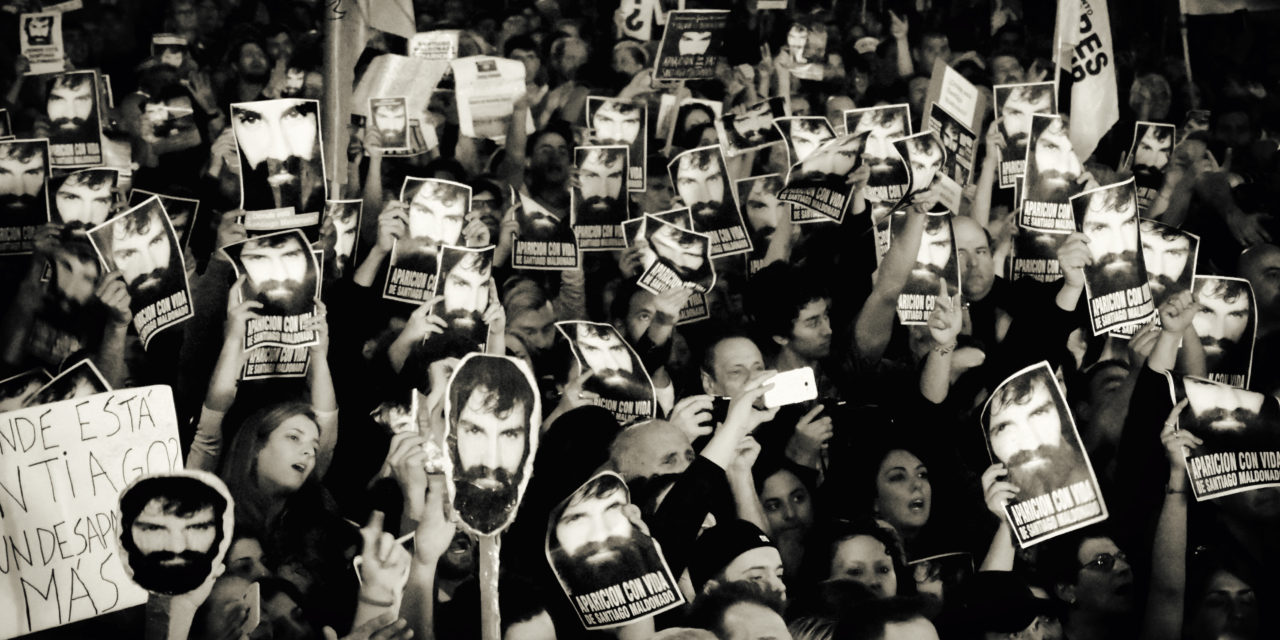 Aktivisti Santiago Maldonadon kuolintapaus ravistelee Argentiinaa kuukausien jälkeenkin