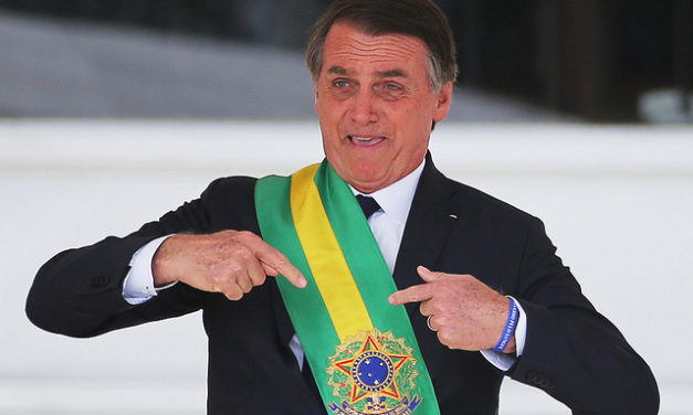 Skandaalien varjostama alkukausi ei saanut presidentti Bolsonaron valtaistuinta keikahtamaan