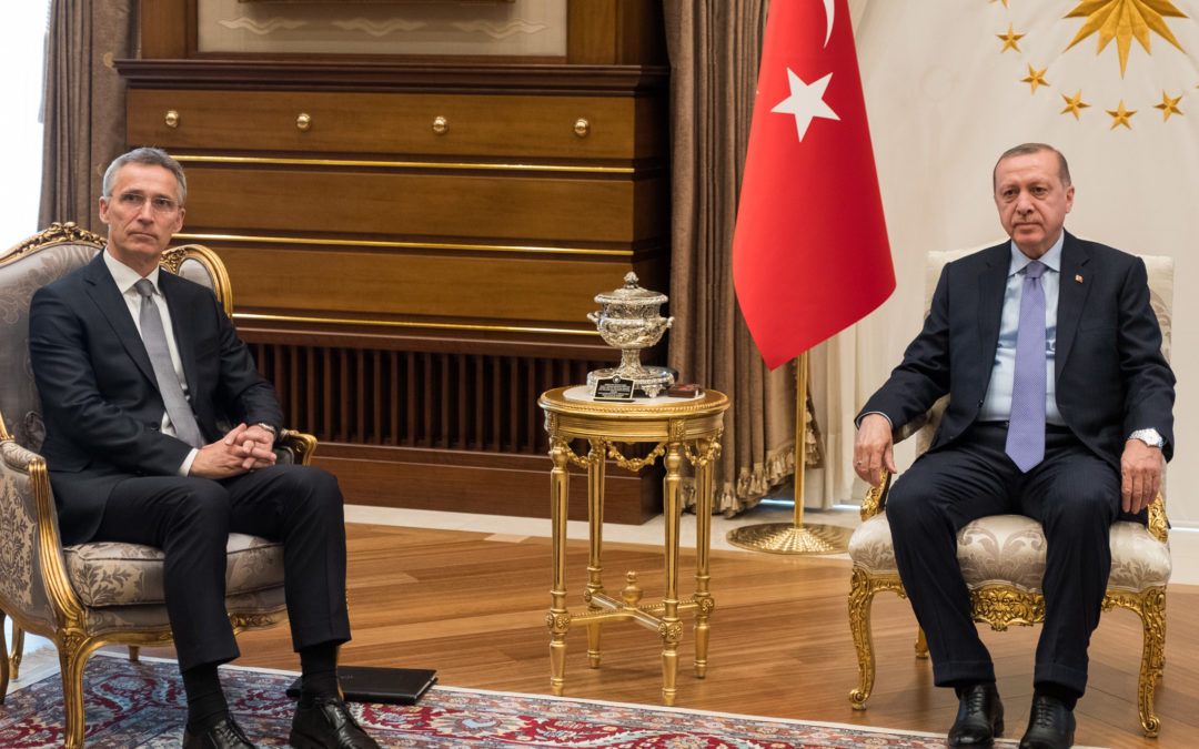 Turkin kiistat lännen kanssa ajavat Naton suhteita aallonpohjaan