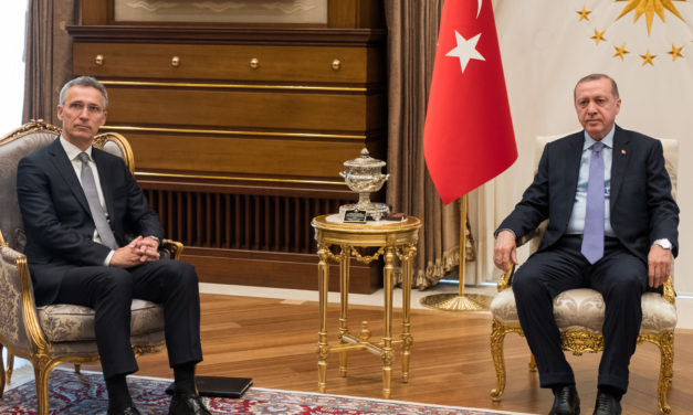 Turkin kiistat lännen kanssa ajavat Naton suhteita aallonpohjaan